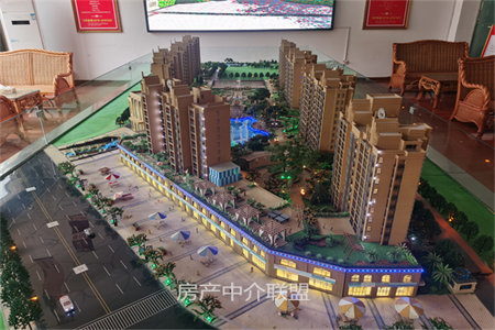 高铁新区朝阳社区3室2厅1卫72万119.5m2出售
